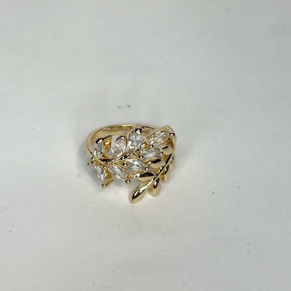 independent Jewelry - 14k gold filled leaf ring